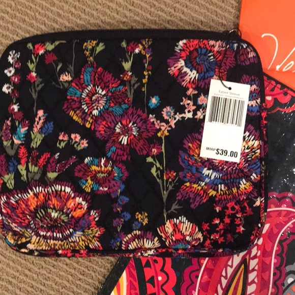 Vera Bradley Accessories - 🔴 VERA BRADLEY TABLET CASE & TOTE